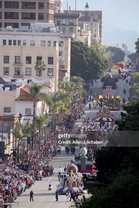 The 2023 Tournament of Roses Parade makes its way down Colorado Blvd ...