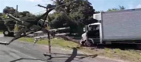 Cami N Choca Contra Poste En Carretera Litoral Usulut N Diario La P Gina