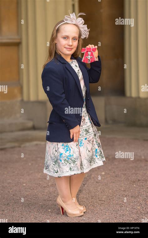 La nageuse paralympique Ellie Robinson à Buckingham Palace Londres