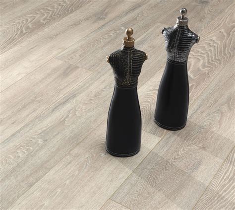 Eurohome Collection Elite 12mm Colorado Oak Sample Brit Floors