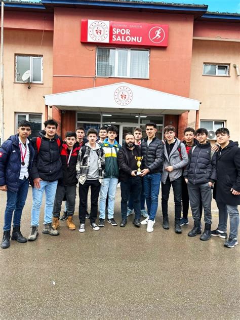 OKULUMUZ ERKEK FUTSAL TAKIMI İL ÜÇÜNCÜSÜ OLDU Emel Çatal Anadolu Lisesi