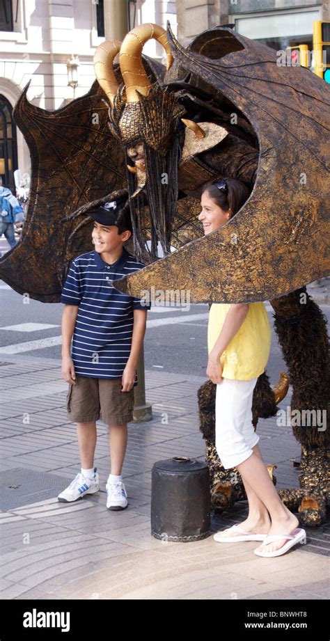 Las Ramblas Human Statue Street Hi Res Stock Photography And Images Alamy