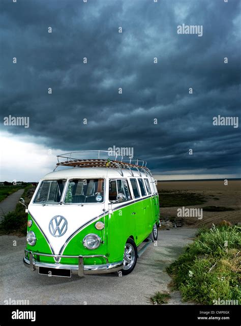 Volkswagen Bus Iphone Wallpaper