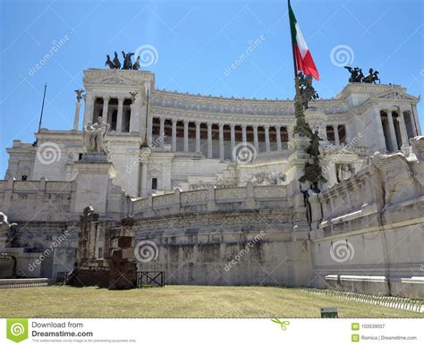 Monumento De Victor Emmanuel Della Patria Altar De Altare De La F