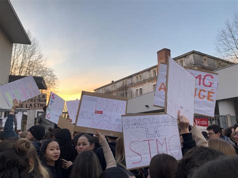 Mont De Marsan L Ves Mobilis S Devant Le Lyc E Victor Duruy