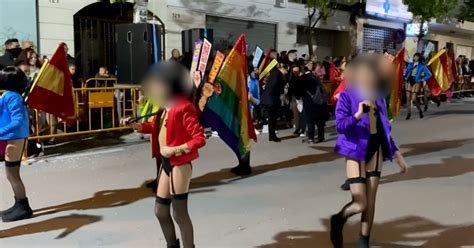 Video Menores En Lencer A Desfilan En Un Carnaval En Espa A Genera