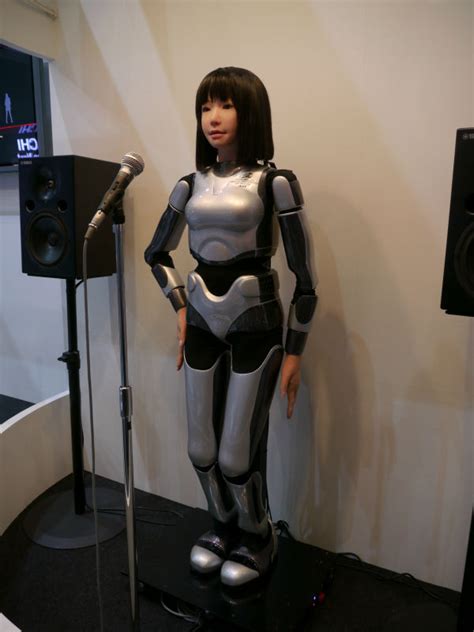 日本人女性を模したリアルなロボット「hrp 4c 未夢（ミーム）」とvocaloidが合体、まるで実際に歌っているかのような実演デモ