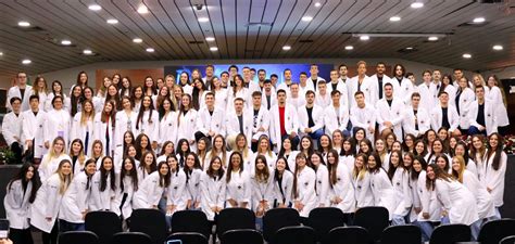 Curso De Medicina Da Unimar Realiza Cerim Nia Dos Jalecos