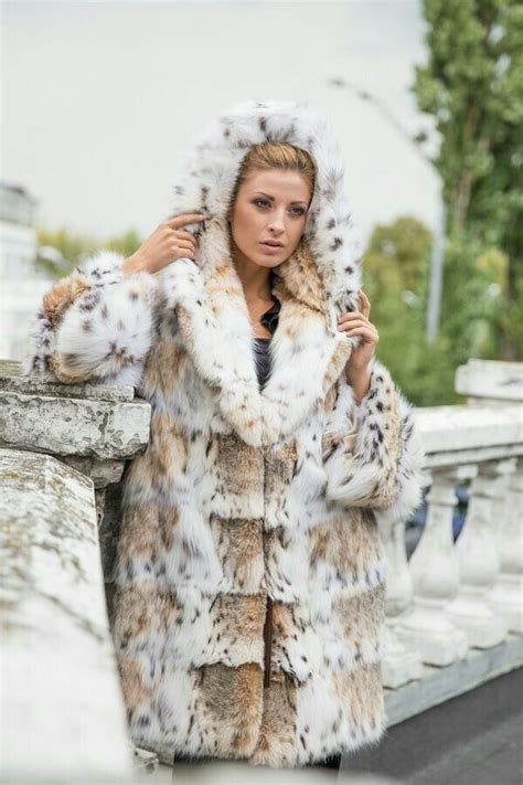 Lynx fur coat | Fur fashion, Fur, Fur coat