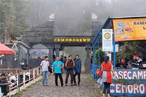 Pendaki Ritual Dominasi Jalur Cemoro Sewu Magetan Jelang Malam Suro