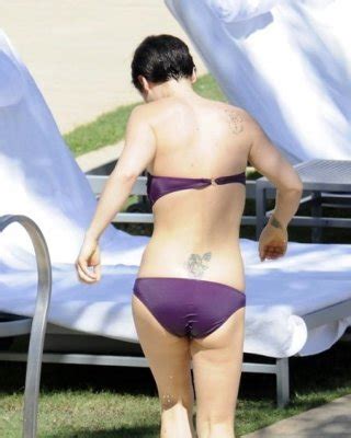 Christina Ricci Juicy Ass And Big Tits In Bikini Porn Pictures XXX Photos Sex Images 3923710