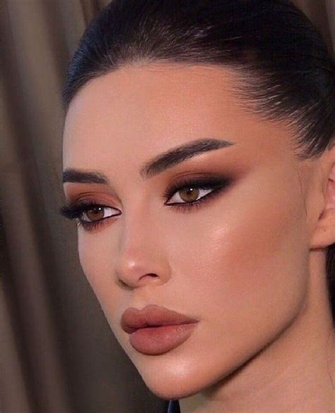 15 Eyeliner Makeup Looks That Will Make Everyone Obsessed With You