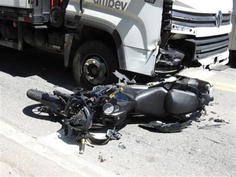 Acidente Na Rodovia Rio Santos Em S O Sebasti O Deixa Duas Pessoas