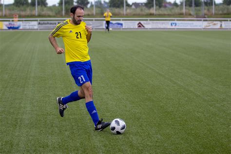 Der Adidas Telstar 18 im Test ⌈•⌉ Ballprofis.com