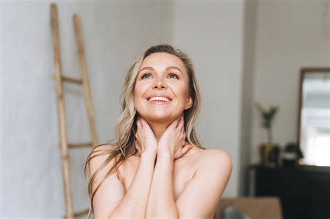 Getting Naked In Front Of Strangers Reduces Anxiety