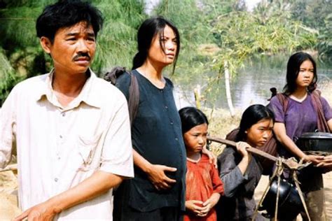 Bà chủ nóng bỏng của công ty bột mì đóng cảnh 18 hot nhất màn ảnh Việt