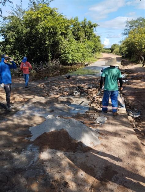 Prefeitura De Padre Marcos Recupera Passagem Molhada Na Zona Rural