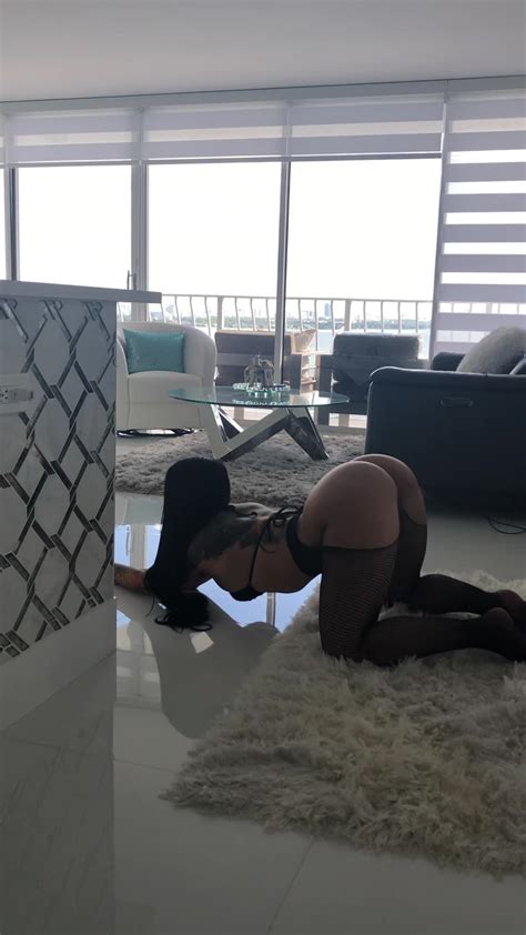 Worship Big Ass Juicy Booty Anal Toys