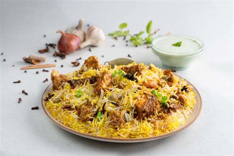 Order Hyderabadi Dum Chicken Biryani Boneless Serves 1 Online From