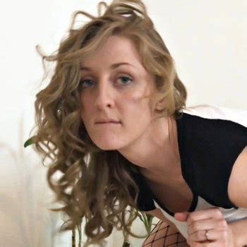 Molly Pills Babe Page Watch This Adult Model On Freeones