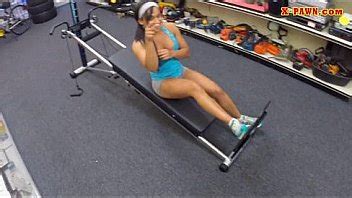 Sporty Babe Posed Naked And Screwed Up In The Pawnshop XNXX