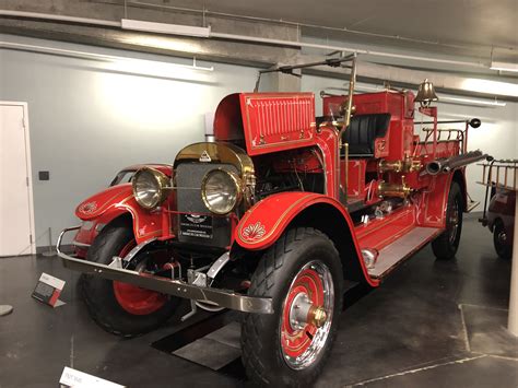 Classic Fire Truck | Fire trucks, Classic cars, Car museum