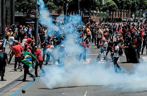 Proteste Gegen Sparpaket In Rio De Janeiro Weltchronik Derstandard