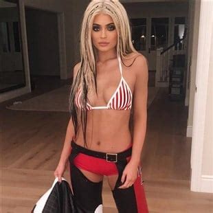 Kylie Jenner Shaking Her Ass As Dirrty Christina Aguilera For Halloween