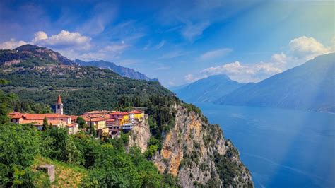 Gardone Riviera What To See Visit Lago Di Garda