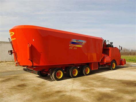 Tiger Vertical Self Propelled Three Augers Mixing Wagon With Tiller