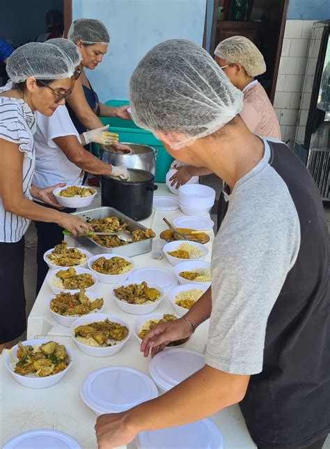 Ajuda De Volunt Rios Par Quia Do Acre Distribui Mais De Mil