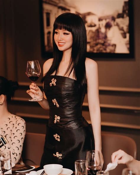 Đẻ con rồi mà body vẫn chuẩn mẫu thời gian dường như đã bỏ quên cựu hot girl này