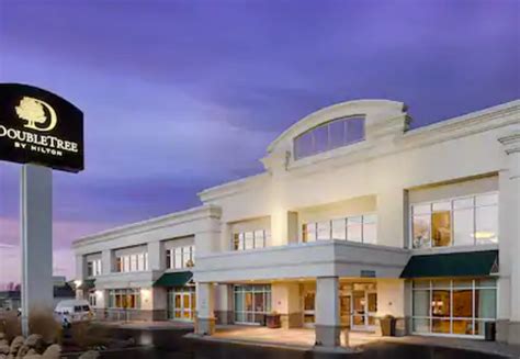 Couple Sues Doubletree Hotel Says They Were Being Watched Having Sex In Their Room View From