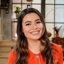ICarly MirandaCosgrove Miranda Cosgrove Miranda Selena Gomez Hot