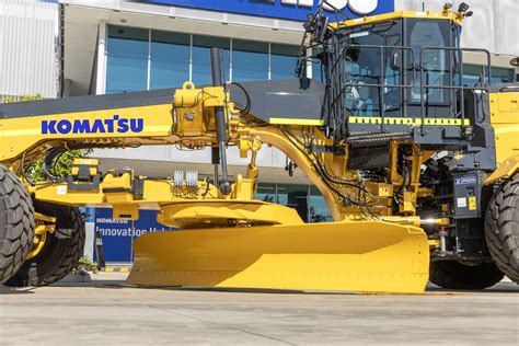 New Komatsu grader lands in Australia