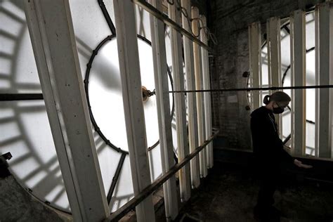 Photos Setting The Heritage Center Clock Back An Hour