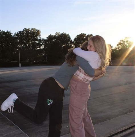 Download Best Friend Hug Picture | Wallpapers.com