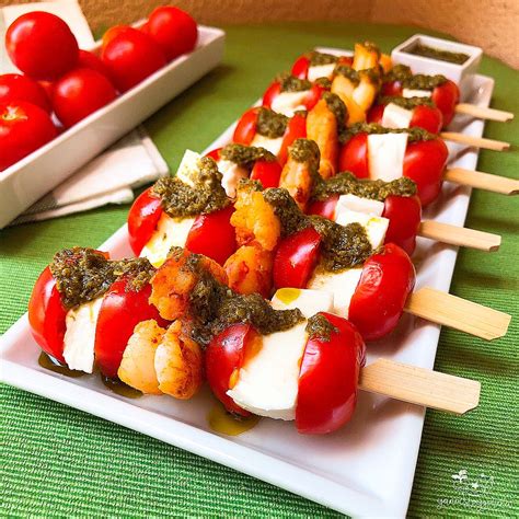 Brochetas De Tomatitos Mozzarella Light Y Gambones Al Pesto