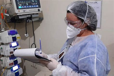 Dia do Técnico e Auxiliar de Enfermagem é celebrado em hospitais