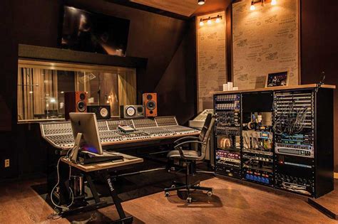 Театральный свет в студии звукозаписи SmartAudio - Light. Sound. News.