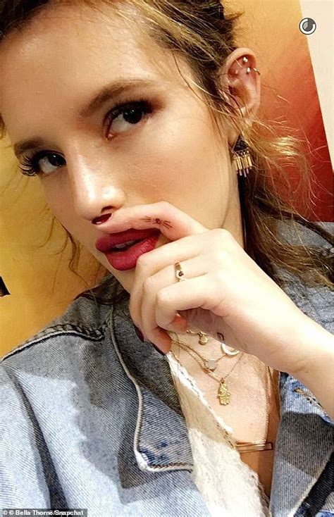 Bella Thorne Shows Off New Leg Ink As She Jokes About Titanic S Iconic Nude Drawing Scene