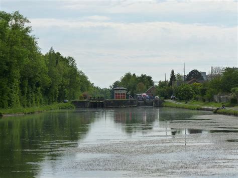 Ecluses Du Canal De Saint Quentin Les Rues Des Vignes 59 Bailleul