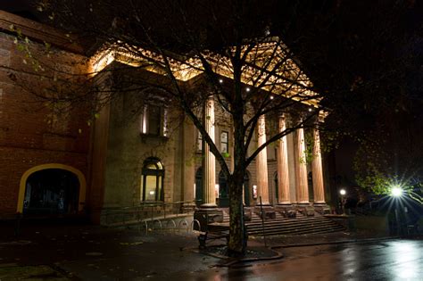 Bendigo Capital Theatre At Night Stock Photo - Download Image Now ...