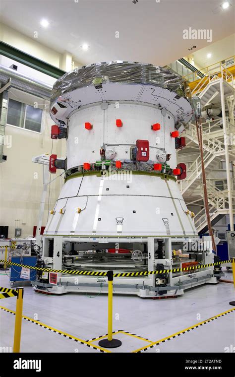 Ksc Orion Media Day El Módulo De Servicio Europeo Para La Misión Artemis Ii De La Nasa Se