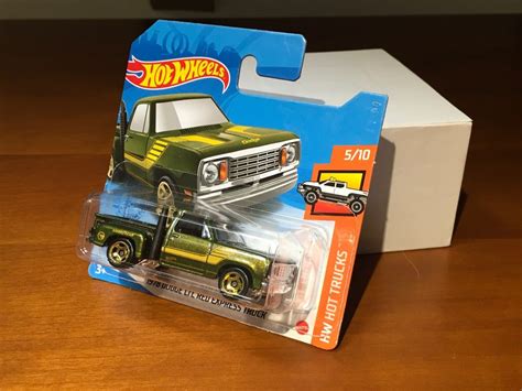 78 Dodge Lil Red express Truck 1 64 Hot Wheels Hot Trucks Neu gemäss Beschreibung in