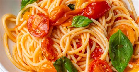 Cherry Tomato Pasta Easy And Delicious In 15 Minutes Cooking With Ayeh