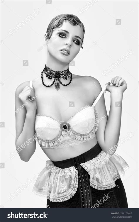 Portrait Elegant Blonde Retro Woman Beautiful Stock Photo 721176487 Shutterstock
