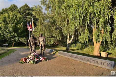 Pomnik Jana Paw A Ii I Prezydenta Ronalda Reagana Gda Sk Zdj Cia