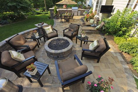 How To Turn Your Garden Into A Center Of Outdoor Entertainment Clickhowto