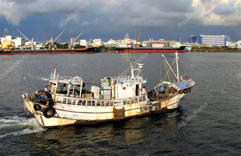 Old Chinese Fishing Boat — Stock Photo © shiyali #1079297